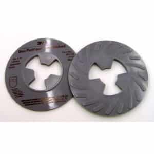 3M 81734, Disc Pad Face Plate Ribbed, 5 in Medium Gray, 7000120516